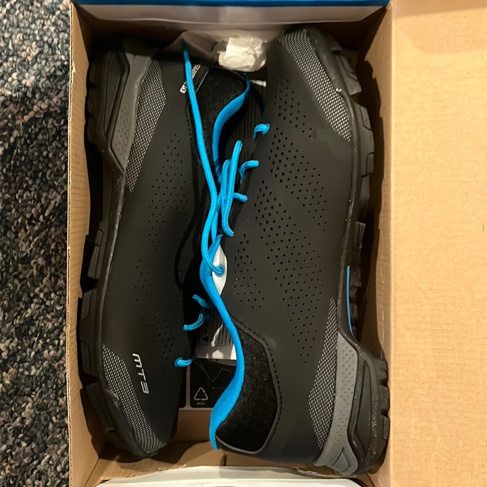 Spin bike shoes